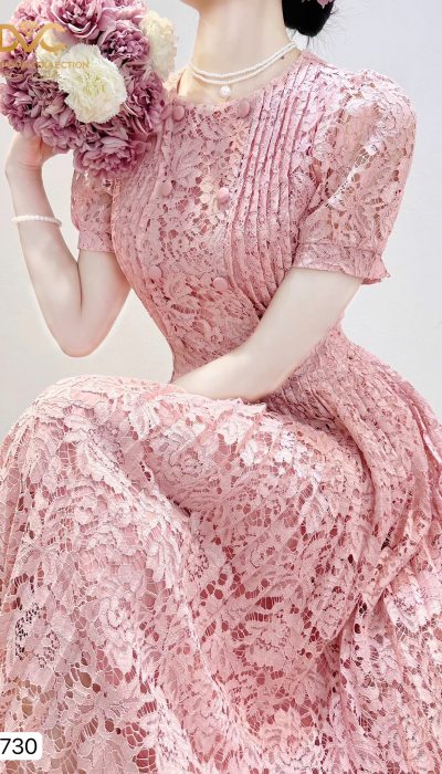 VINTAGE ROSE – ELEGANT LACE DRESS | V5730