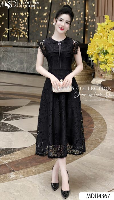 NOIR DÉLICAT – GRACEFUL ELEGANCE IN LACE | MDU4367