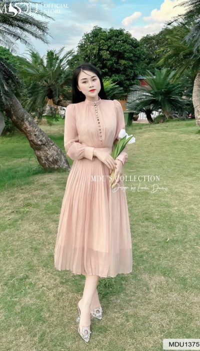 BLUSHING GRACE – SOFT PLEATED ELEGANCE | MDU1375