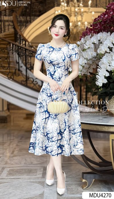BLEU MODERNE – Graceful Elegance in Artistic Strokes | MDU4270