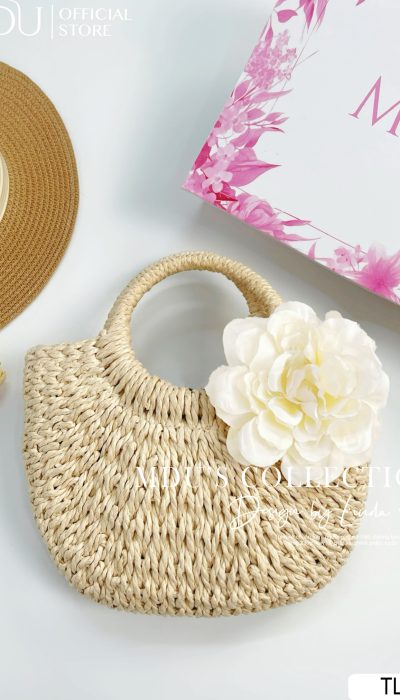 TLD021 – Natural Straw Handbag with Oversized Floral Accent