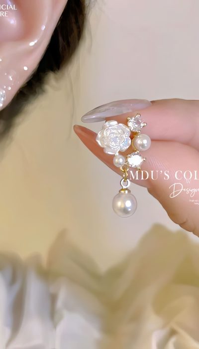 ROSÉ ÉCLAT – Pearl & Floral Crystal Earrings | VLD069