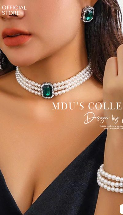 VLD122 – Elegant Pearl Necklace and Earrings Set with Emerald Green Stones