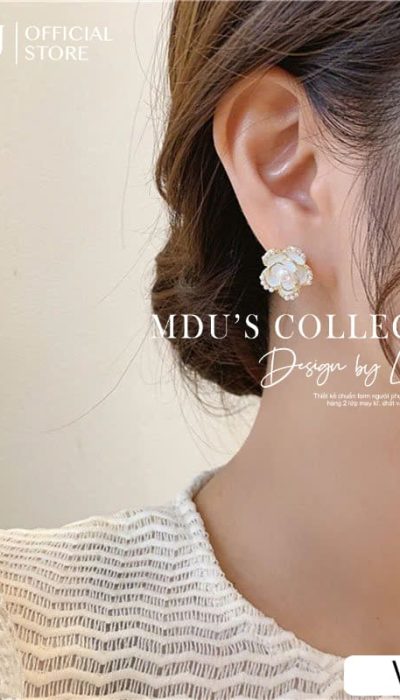 VLD109 – Blooming Pearl Petal Stud Earrings