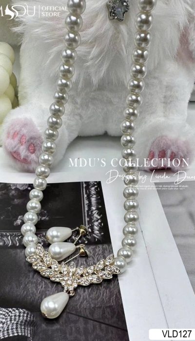 VLD127 – Classic Pearl Necklace and Earrings Set with Crystal Accents
