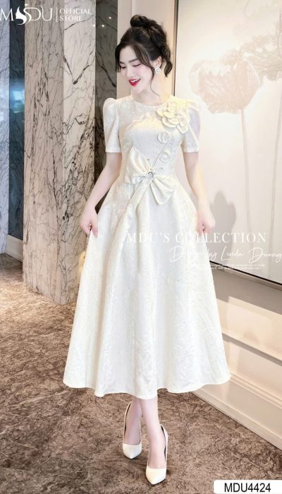 IVORY BLOOM – SCULPTED ELEGANCE IN BROCADE SATIN | MDU4424
