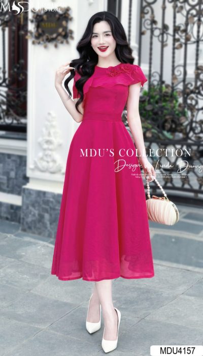 Gracefully Charming, Effortlessly Alluring | MDU4157
