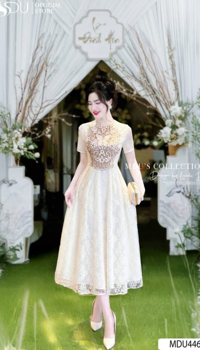 CHANTILLY GLOW – ROMANCE IN LACE AND LUSTROUS SILK | MDU4462