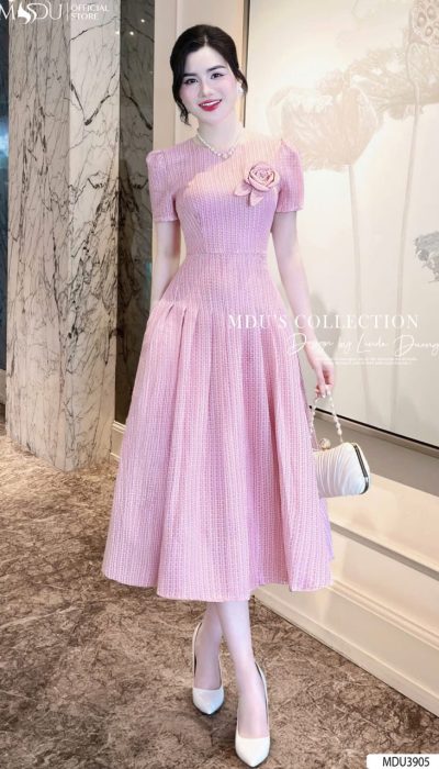 ROSE CLASSIQUE – SCULPTED GRACE IN PINK TEXTURE | MDU3905