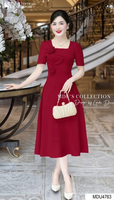 CRIMSON ROSE – CLASSIC GRACE WITH MODERN FEMININITY | MDU4763