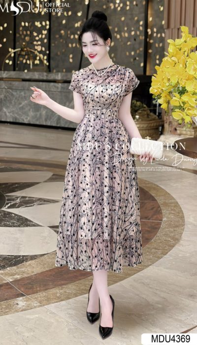 STARRY BLOOM – TWINKLING ELEGANCE IN MOTION | MDU4369