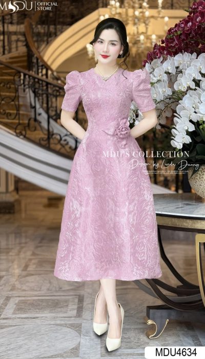 ROSÉ ÉTOILÉE – BLOOMING GRACE IN SHIMMERING TEXTURE | MDU4634