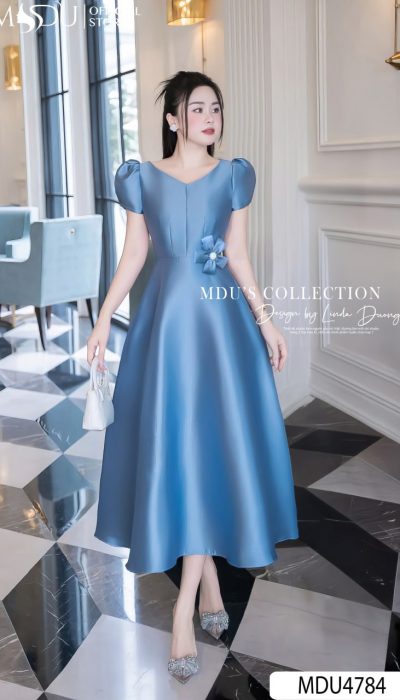 BLEU D’ÉCLAT – ELEGANCE IN EVERY CURVE AND SHIMMER | MDU4784