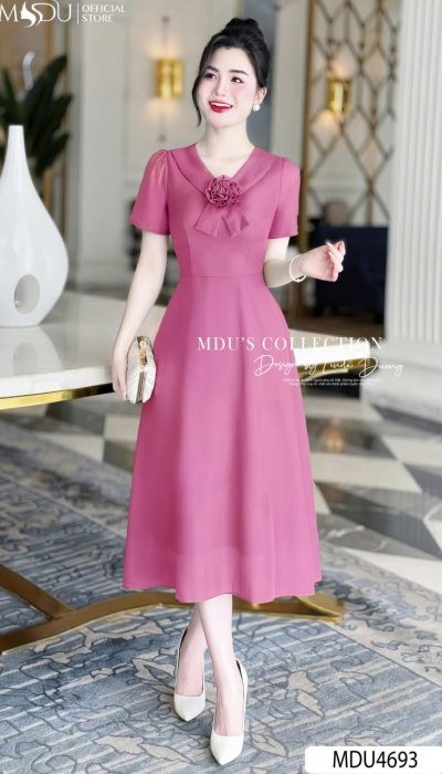 ROSEWOOD POISE – GENTLE ELEGANCE WITH A FEMININE TOUCH | MDU4693