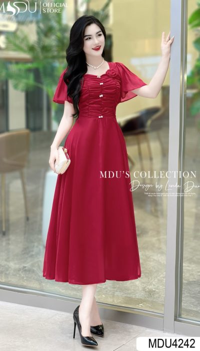 RUBY POISE – ELEGANT BLOOM IN RED | MDU4242