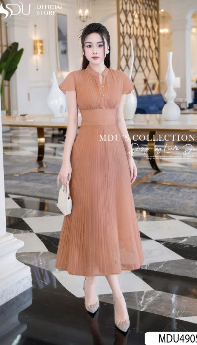 CARAMEL BREEZE – ELEGANT PLEATS IN MOTION | MDU4905