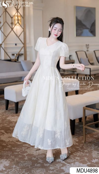 ÉTOILE IVOIRE – PURE GRACE IN EMBROIDERED WHITES | MDU4898