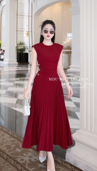 POWER IN BURGUNDY | MDU4825 – Sophisticated Strong Striking