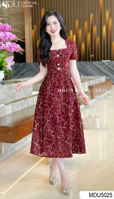 CRIMSON GRACE – ELEGANCE IN EVERY THREAD | MDU5025