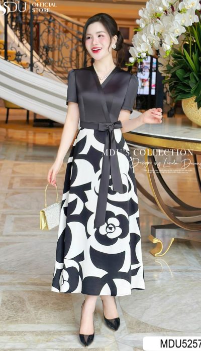 MDU5257 – Chic Elegance in Black and White