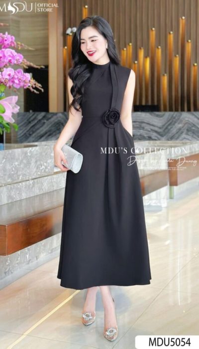 MDU5054 – ELEGANT BLACK MIDI DRESS WITH FLORAL DETAIL