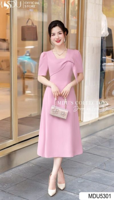 MDU5301 – ELEGANT PINK MIDI DRESS WITH A FEMININE TOUCH