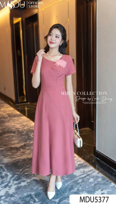 ROSE SERENITY – ELEGANT CHARM IN SOFT FEMININITY | MDU5377