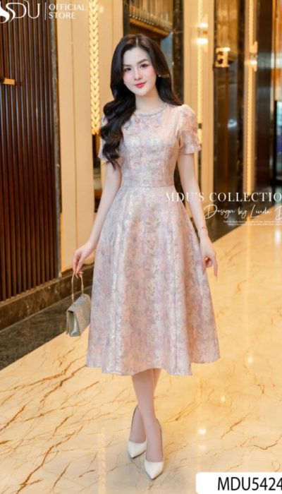 ROSE LUMINESCENCE – REFINED BEAUTY IN IRIDESCENT TEXTURE | MDU5424