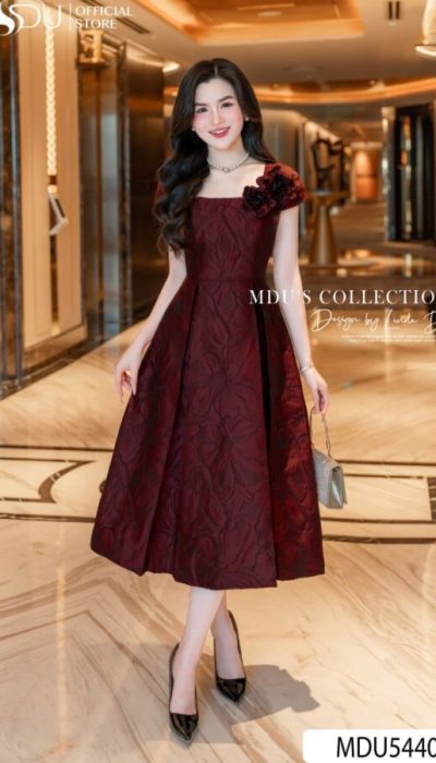 CRIMSON BLOOM – ELEGANCE IN SCULPTED LUXURY | MDU5440