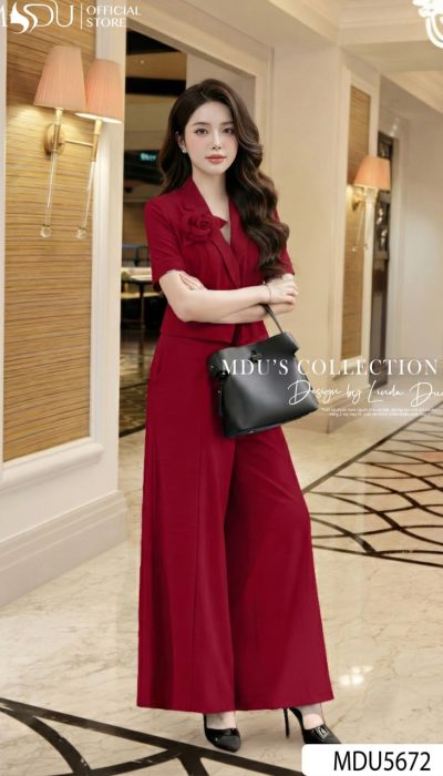 BURGUNDY POWER SUIT – MODERN TAILORING WITH FEMININE FLORAL ACCENT | MDU5672