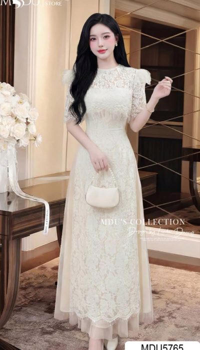 IVORY REGAL LACE – GRACEFUL AO DAI WITH PEARL FEATHER CAPE | MDU5765