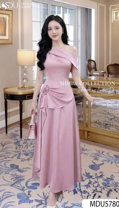 BLUSH TWIST SATIN DRESS – ASYMMETRICAL ELEGANCE WITH FLORAL DETAIL | MDU5780