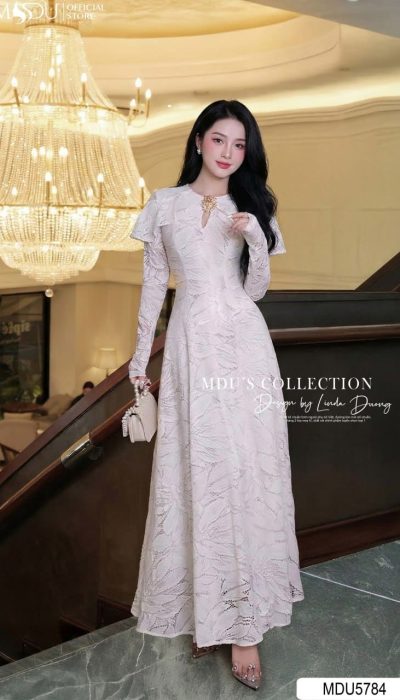 IVORY LACE DRESS – ROMANTIC ELEGANCE WITH DETACHABLE BROOCH | MDU5784