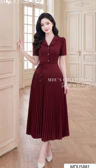 WINE RED ELEGANCE – CLASSIC VEST CHARM WITH GRACEFUL PLEATS | MDU5881