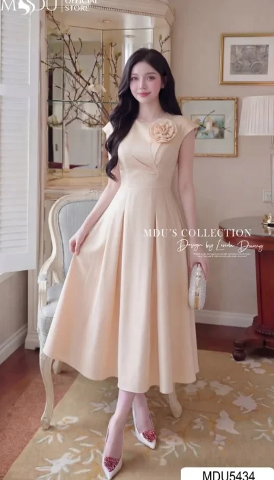 IVORY BLOOM ELEGANCE GRACEFUL MIDI SILHOUETTE WITH ARTISAN DETAIL | MDU5434