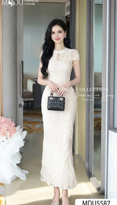 IVORY LACE ALLURE SENSUAL ELEGANCE IN SCULPTED SILHOUETTE | MDU5587